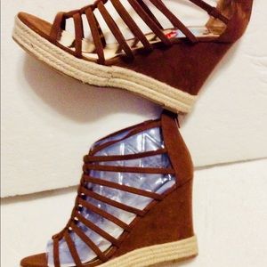 Carlos Santana Camilla Platform Wedge Strappy Sandals Size 10